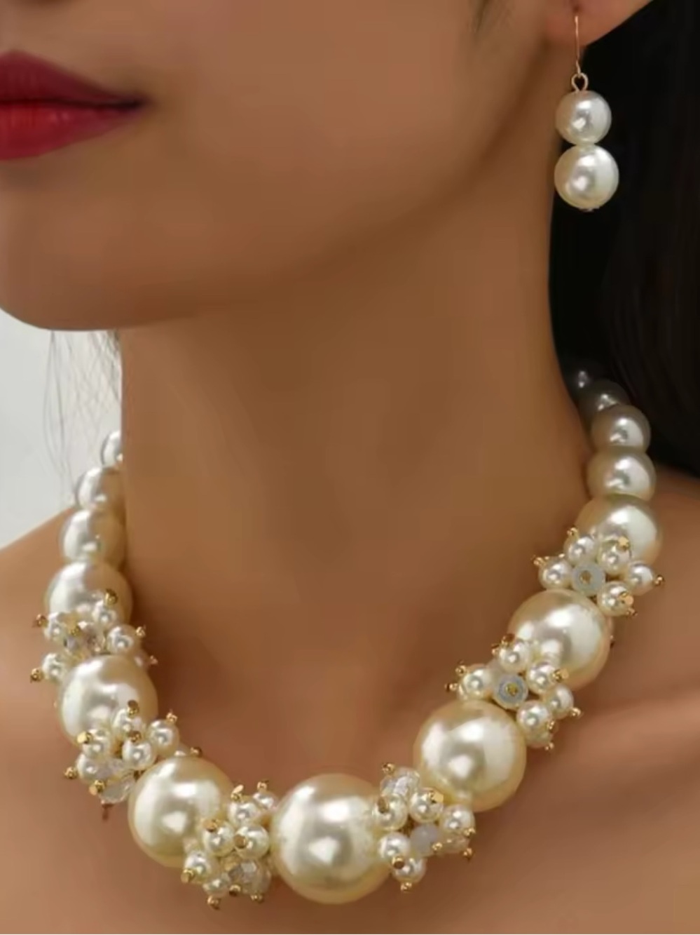 Timeless Pearl Clustered Sophisticated Necklace&Earrings Set - Picture 4 of 8